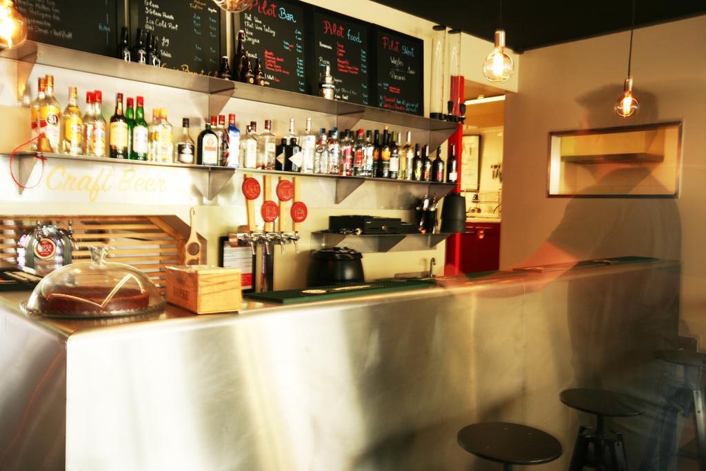 Pilot Design Hostel & Bar Porto Luaran gambar