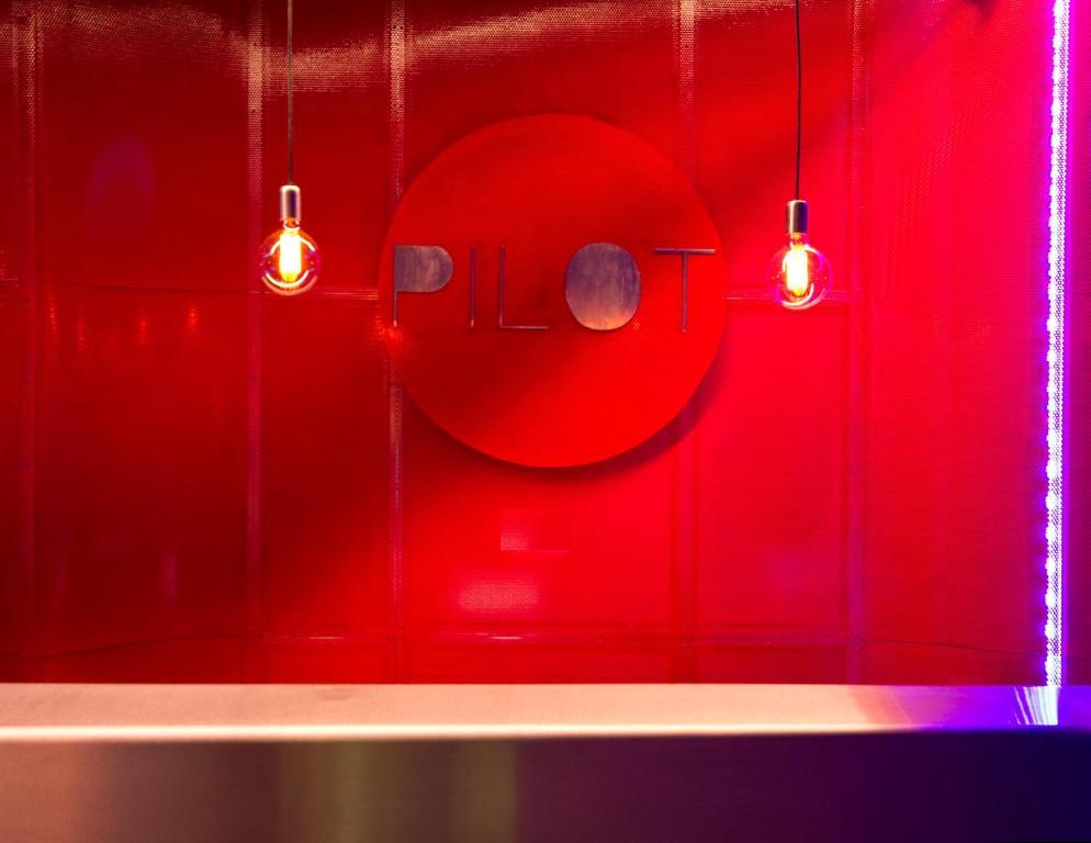 Pilot Design Hostel & Bar Porto Luaran gambar